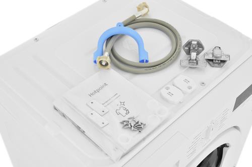 Встраиваемая стиральная машина Hotpoint BI WMHD 7282 V